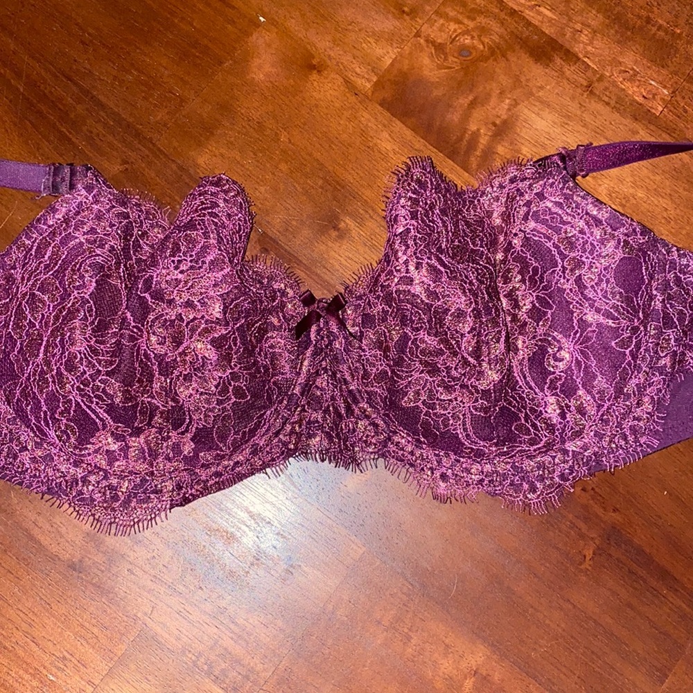 Victoria’s Secret dream angels push up